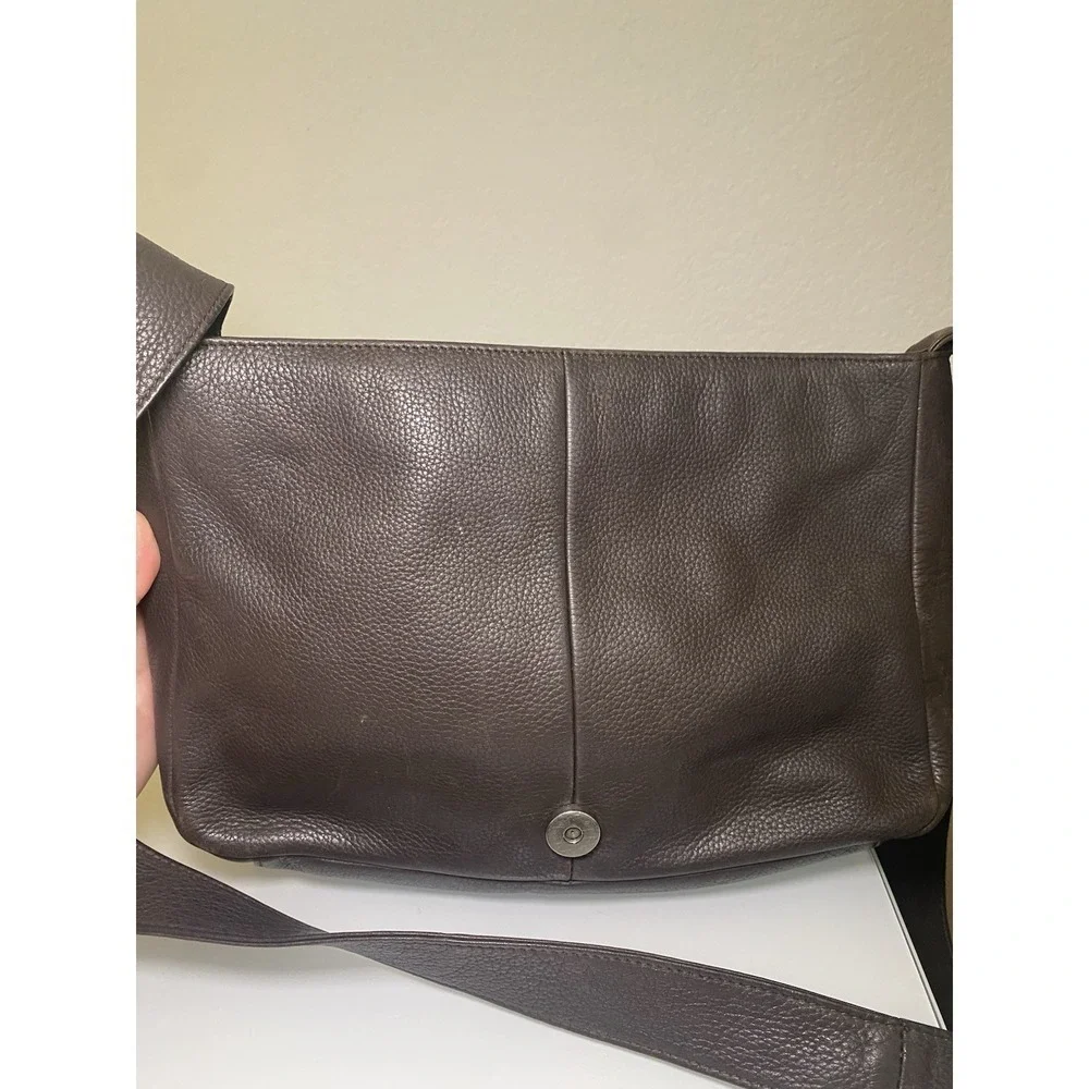 The Sak Crossbody Bag Brown Leather Satchel Flap Inside Pockets Divider Used